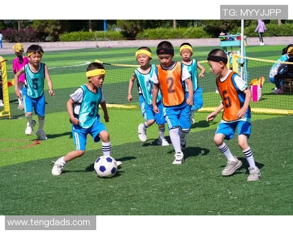 追随足球巨星脚步点燃梦想坚持拼搏让青春在绿茵场闪光